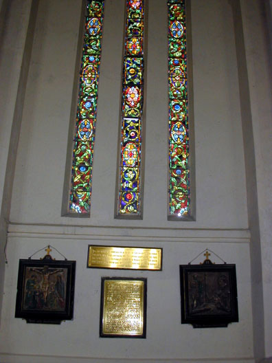 Doctor Livingstone plaque to missionaries Zanzibar 25-10-02